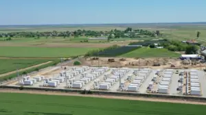 România pune în funcțiune cel mai mare proiect finanțat prin PNRR. Aukera pregătește încă 800 MW de stocare în baterii