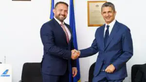 Prima aeronavă Boeing 737 MAX din flota TAROM va purta numele lui Mircea Lucescu. Compania îi aduce un omagiu celui mai titrat antrenor din istoria fotbalului românesc