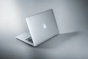 Apple și felul în care a schimbat ideea de laptop modern