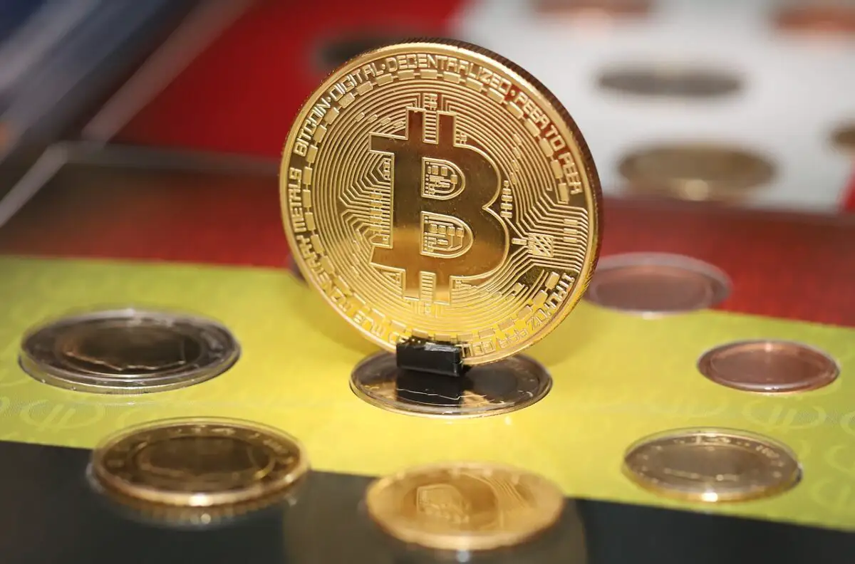  Ce se schimbă pentru operatorii cripto după iunie 2026: activitatea continuă, însă sub reguli DAC8 mai stricte 