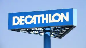 Grevă la Dechatlon: Peste 1.000 de angajați cer salarii mai mari: „Viața nu este roz, cel puțin nu pentru cei care lucrează acolo”