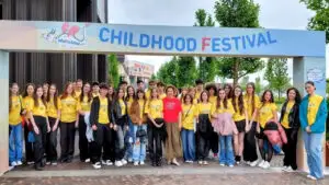 EXCLUSIV EduFortress dovedește că educația înseamnă mai mult decât școală. Peste 119.000 de participanți au susținut un model de învățare pentru viitor