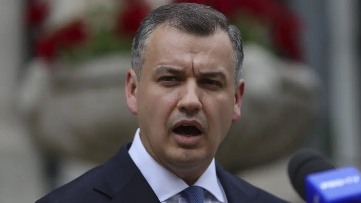 Mamele ar putea scăpa de CASS. Programul de guvernare propus de Eugen Tomac prevede și majorarea indemnizației pentru creșterea copilului