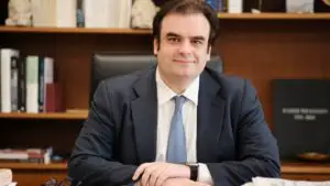 Kyriakos Pierrakakis transmite un avertisment guvernelor europene. Măsurile fiscale nu trebuie să alimenteze inflația