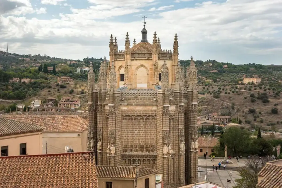 Detaliu inedit. Pikachu pe tavanul bisericii San Juan de los Reyes din Toledo