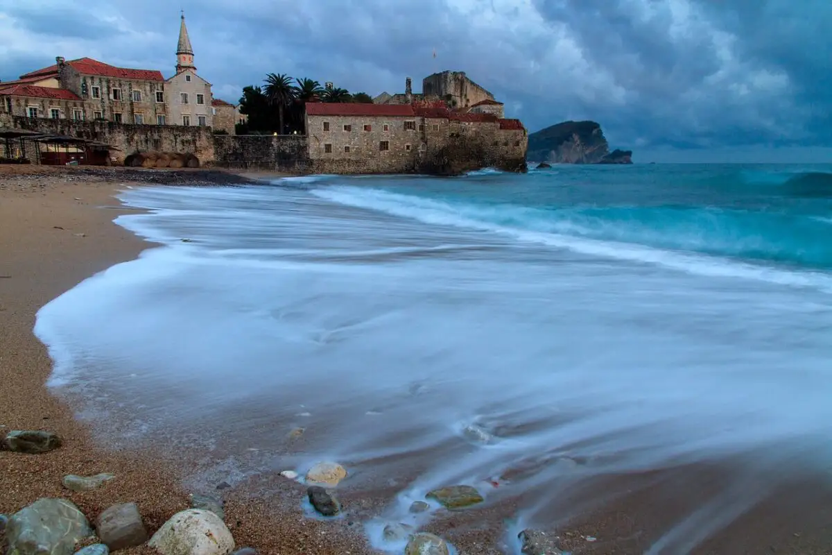 Mogren Beach
