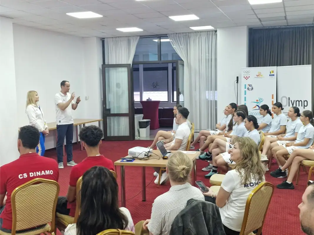 Nadia Comăneci, întâlnire cu sportivii la „Lia Manoliu” (1)