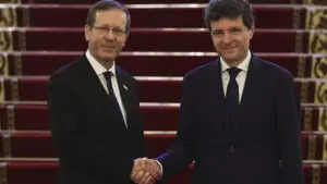 Nicuşor Dan l-a primit la Palatul Cotroceni pe preşedintele Israelului, Isaac Herzog. Discuțiile includ securitatea, economia și cooperarea bilaterală