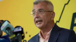 AUR, Petrișor Peiu: România cheltuie pe dobânzile aferente datoriei publice cel mai mult din UE. Pe educaţie guvernul cheltuie mult mai puţin