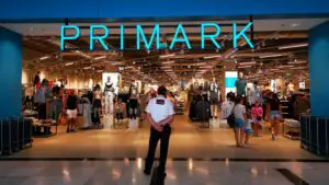 Primark anunță o retragere urgentă în Marea Britanie. Clienții sunt îndemnați să returneze produsul
