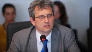 Valentin Lazea, BNR: A propune în România creşteri de impozite acum este nerealist din punct de vedere social şi politic