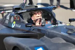 OSCAR Downstream îl susține pe tânărul pilot Victor Ionescu în competițiile sezonului 2026