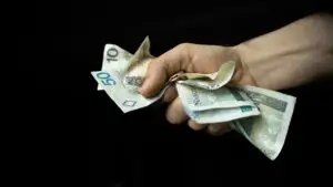 Ce înseamnă dacă NU suporți bancnotele șifonate? Explicația psihologică