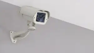 Viața la bloc 2026. Camerele video montate în scara blocului. Reguli pentru proprietarii de apartamente