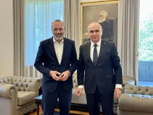Manfred Weber, la București, după întâlnirea cu Ilie Bolojan: Asigurarea finanțării din PNRR și promovarea reformelor reprezintă calea corectă pentru România