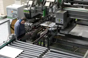 Prețurile din industrie au crescut cu peste 10% într-un an. Energia continuă să alimenteze scumpirile din economie, potrivit INS