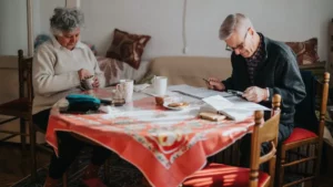 Un detaliu ignorat de mulți români: cum se calculează vechimea când ai mai multe contracte de muncă