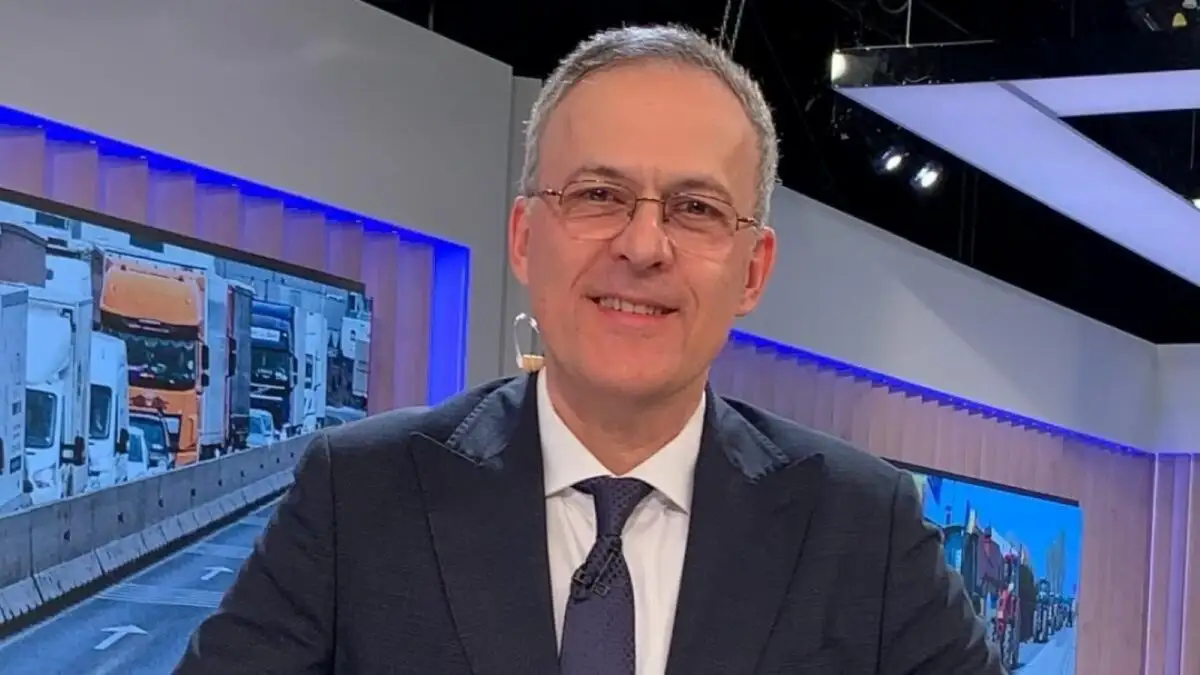 Răzvan Dumitrescu pleacă de la Antena 3 CNN. Jurnalistul și-a anunțat demisia în direct