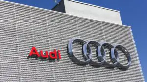 Viitorul unei fabrici Audi de tradiție este pus sub semnul întrebării. Mii de angajați se revoltată