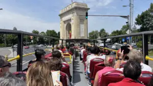 STB: Linia turistică „Bucharest City Tour” va avea un traseu extins și un nou program de circulație, de vineri, 10 iulie