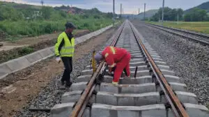 Horațiu Cosma anunță când vor circula primele trenuri pe calea ferată Cluj-Oradea. Ministerul Transporturilor estimează deschiderea primelor sectoare în 2027