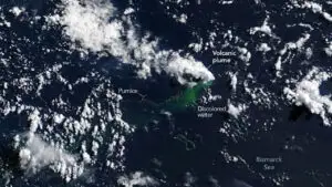 O nouă insulă ar putea apărea în Oceanul Pacific. O erupție submarină îi pune în alertă pe oamenii de știință