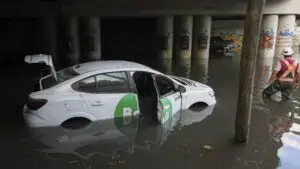 Ploile torențiale au adus în București un volum uriaș de apă. Sistemul de canalizare a preluat debite comparabile cu cele ale unor mari râuri din România