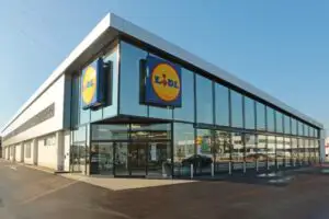 Surpriza din magazinele Lidl: fructe și legume românești cu reduceri importante