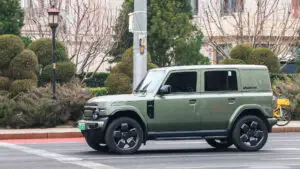 Un nou brand auto chinezesc intră pe piața din România. Auto Italia aduce în premieră europeană marca iCar