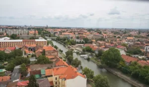 Natura apără râul Timiș de viituri. Investiția de 7 milioane de euro schimbă modul de consolidare a malurilor