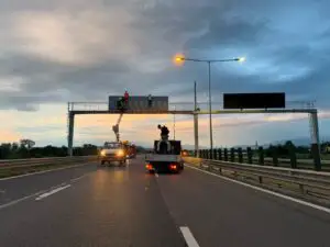Restricții pe autostrăzile A0, A2 și A1. Șoferii sunt avertizați cu privire la prelungirea unor blocări și devieri de trafic