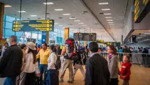 Întârzierea sau anularea unei călătorii? Află ce drepturi ai ca pasager în Uniunea Europeană