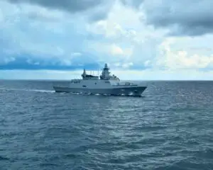 Prima navă de luptă nouă din ultimii 36 de ani intră în dotarea Forțelor Navale Române. Corveta „Contraamiral August Roman” ajunge la Constanța