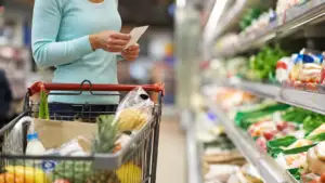 Vești de la INS pentru milioane de români. Ce se întâmplă cu prețurile până în toamnă