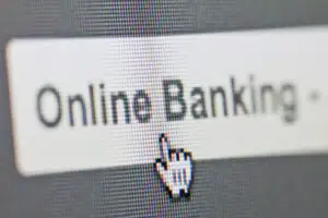 Bankingul viitorului: cont online, credit de nevoi personale și card de credit în câteva clickuri