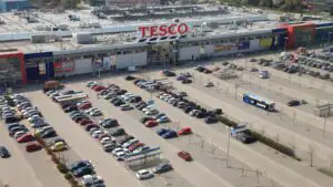 Tesco ar putea vinde afacerile din Europa Centrală și de Est. Retailerul se retrage aproape complet din afara Marii Britanii