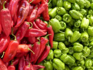 Ce se afla, de fapt, în spatele etichetei „produse românești”. Peste 15 tone de legume retrase de la vânzare