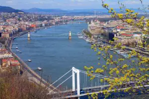 Ce se întâmplă cu Dunărea? Budapesta lansează un nou avertisment privind apa