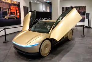 Tesla pregătește debutul Cybercab. Cine ar putea urca primul în mașina fără volan