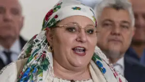 Diana Șoșoacă îi pune la zid pe jurnaliști: Sunteți vânduți total. Democrație nu mai există