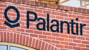 Palantir depășește așteptările: profitul s-a triplat, iar acțiunile au urcat cu 8%