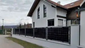 Gardul care produce curent. Cât costă noua soluție cu panouri fotovoltaice pe care europenii o utlizează deja