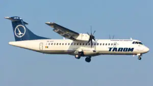 TAROM introduce asistență online pentru pasagerii cu mobilitate redusă. Cum poate fi solicitat scaunul rulant