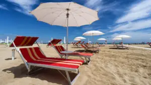 Vacanță în Italia? Gesturi banale pe plajă te pot costa mii de euro sau chiar închisoarea