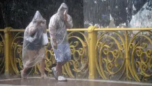 Se strică vremea! Meteorologii anunță grindină, vijelii și ploi torențiale. Ce județe se află sub Cod Galben de vreme rea