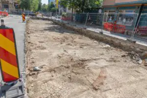 Posibile vestigii descoperite pe un șantier din București. Lucrările la linia de tramvai au fost oprite