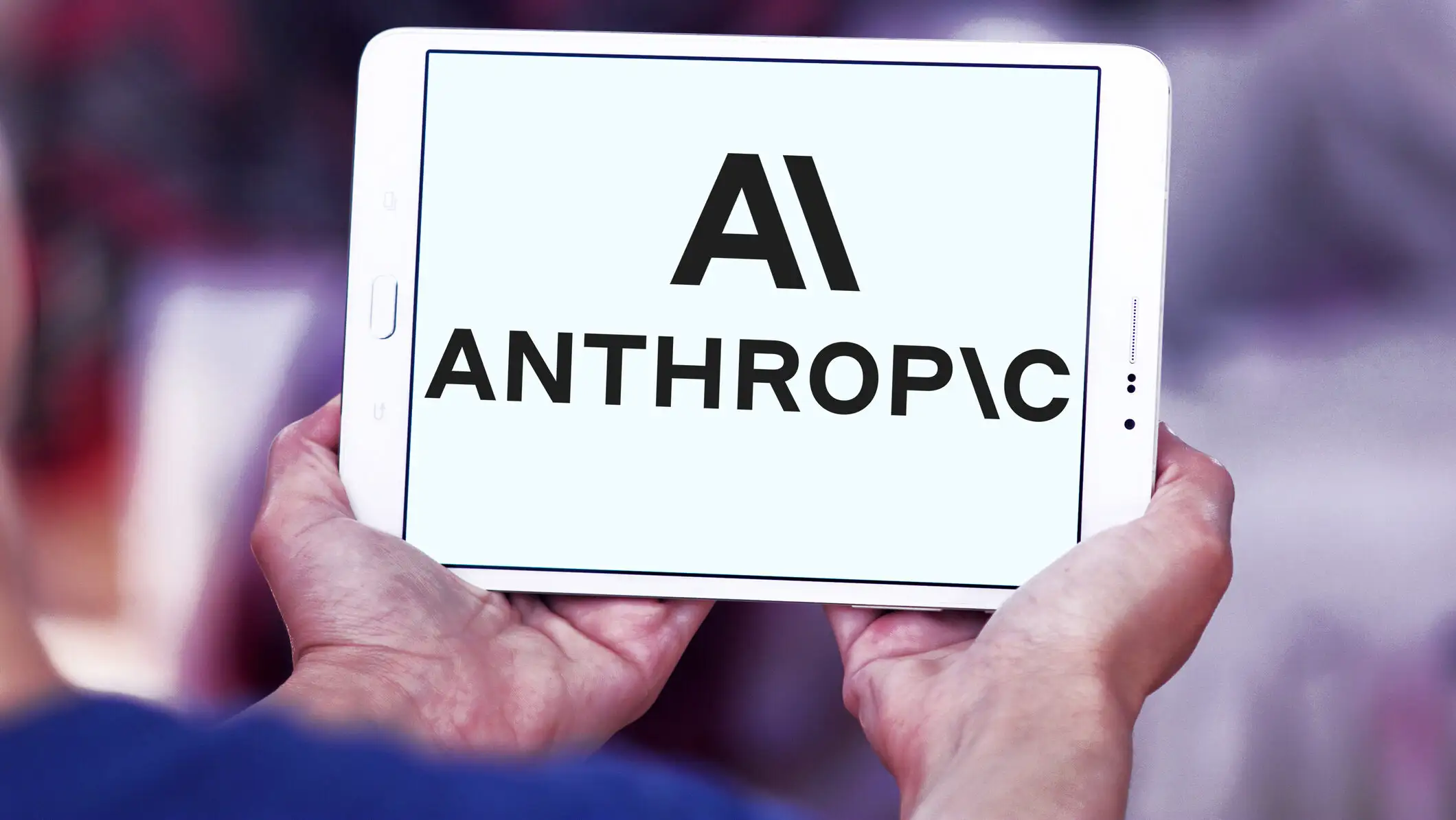Anthropic avertizează investitorii: Inteligența artificială ar putea prezenta „riscuri existențiale pentru umanitate”