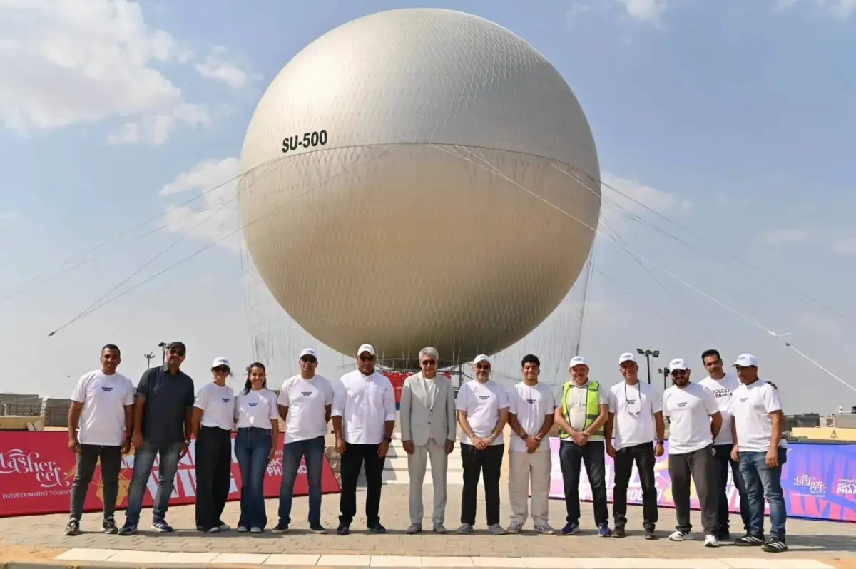 Balonul suspendat din Giza