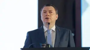 România, ultima în UE la intermedierea financiară. Cosmin Marinescu, BNR: „Firmele românești sunt printre cele mai îndatorate”