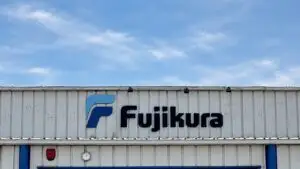 Fujikura pregătește un nou val de concedieri în România. Peste 300 de posturi dispar la fabrica din Dej
